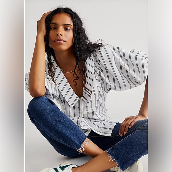 Amara Striped Puff Sleeve Blouse size Small - Picture 2 of 8